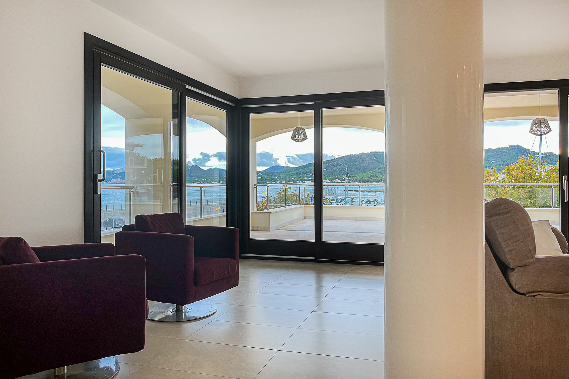 El piso de sus sueños con sensacionales vistas al mar y al puerto, amplia terraza, ¡en una ubicación privilegiada!, 07590 Cala Ratjada (España), Piso en planta