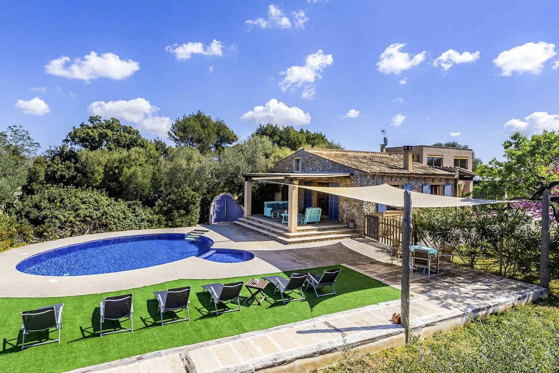 EN ALQUILER: Casa de campo amueblada en una zona tranquila con 4 dormitorios, piscina y mucha terraza, 07570 Artà (España), Casa de campo