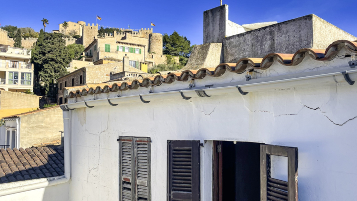 Proyecto de reforma – Tres casas adosadas con potencial versátil, ubicación céntrica y vistas, 07580 Capdepera (España), Casa de pueblo