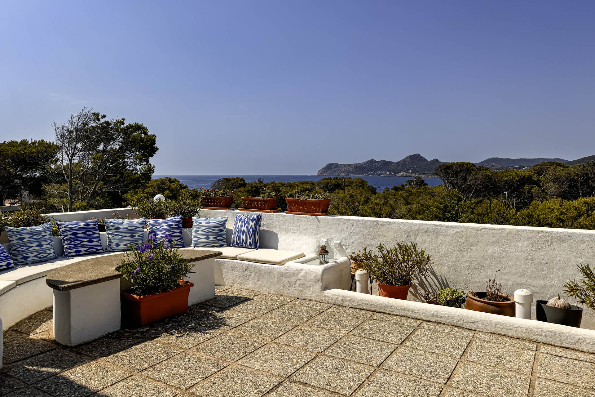 Charakteristische Villa mit Meerblick und einzigartigem Design in exklusiver Lage, 07590 Cala Ratjada (Spanien), Einfamilienhaus