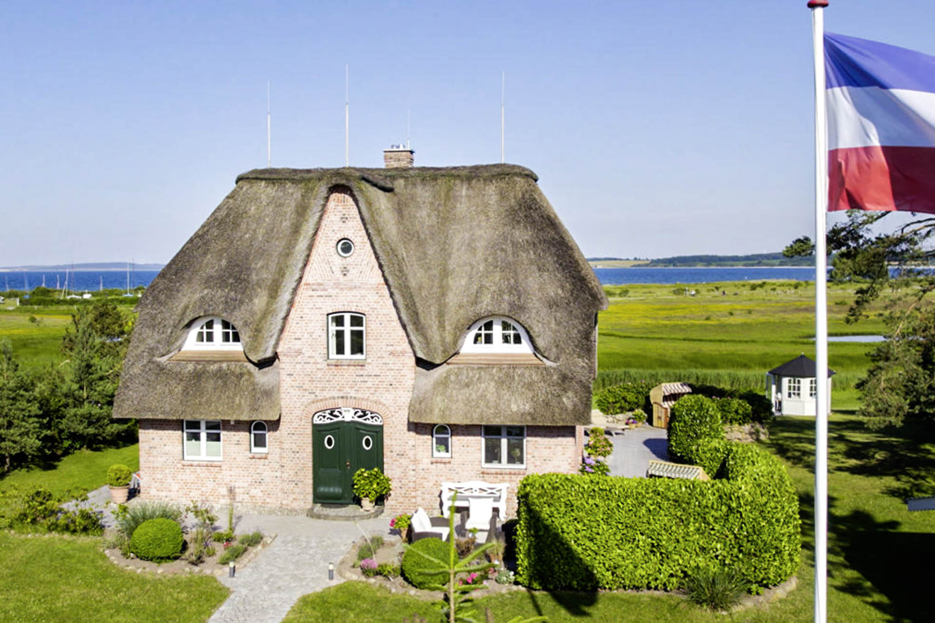 Modernes Landhaus mit unverbaubarem Ostseeblick in einzigartiger Lage von Hohwacht, 24321 Hohwacht (Ostsee), Einfamilienhaus