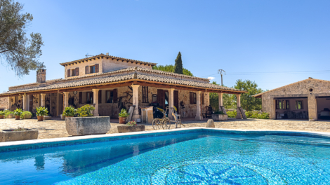 Finca tradicional con piscina, pista de padel, carport doble, 4 garajes, cocina de verano y mucho más, 07450 Santa Margalida (España), Casa de campo