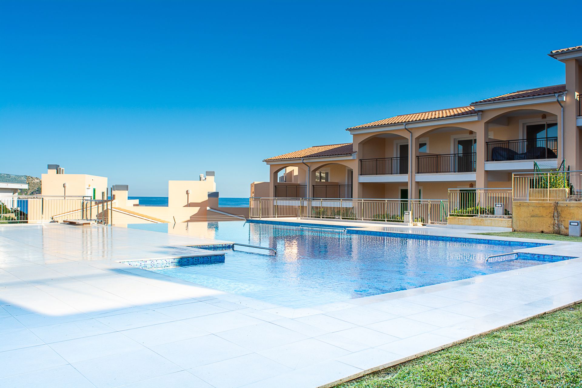 Moderno piso frente al mar con piscina comunitaria en una ubicación ideal, 07590 Cala Ratjada (España), Piso en planta baja