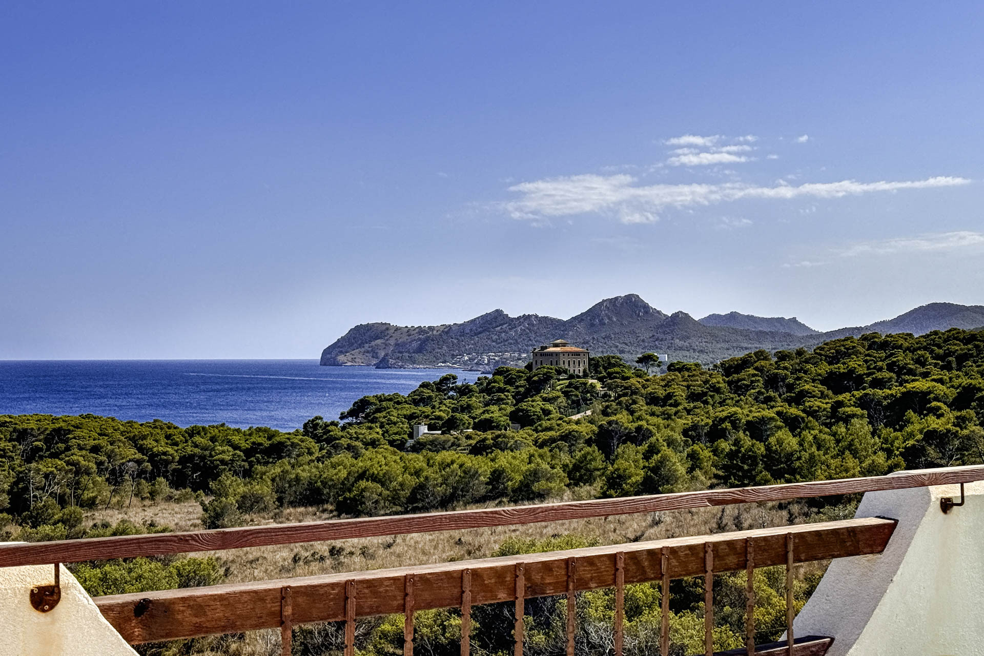 Villa mit viel Potenzial: ETV-Lizenz, traumhafter Meerblick, Pool und großzügige Außenflächen, 07590 Cala Ratjada (Spanien), Einfamilienhaus