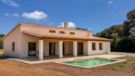 NEW BUILT FINCA: Self-sufficient property with pool, double garage, fruit trees and holm oaks, 07570 Artà (Spain), Finca