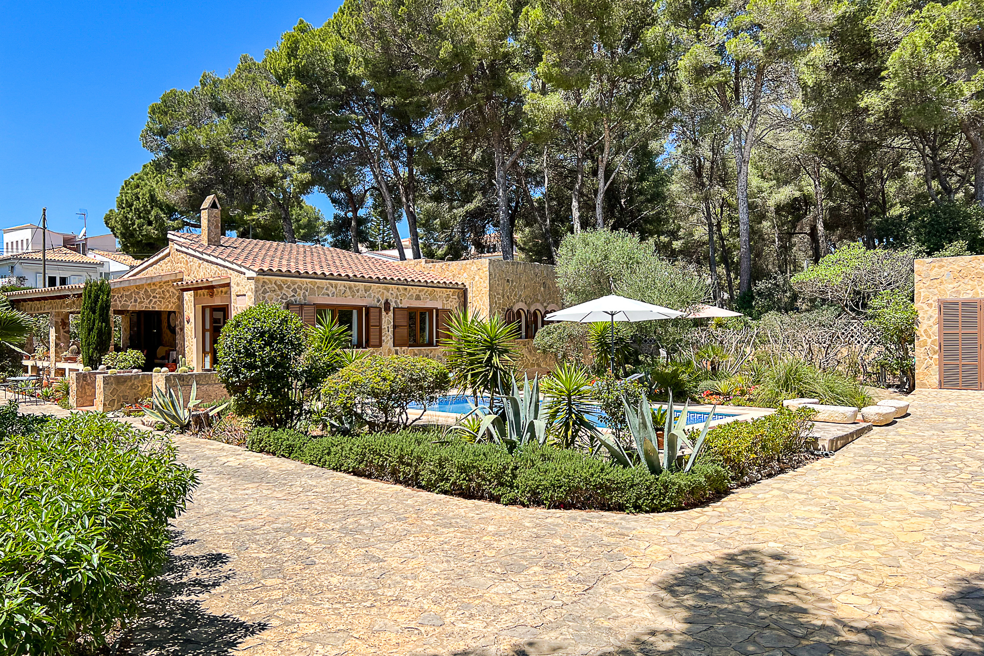 RESERVIERT: Mediterranes Wohnen in Cala Ratjada: Idyllisches Einfamilienhaus mit Salzwasserpool, 07590 Cala Ratjada (Spanien), Einfamilienhaus