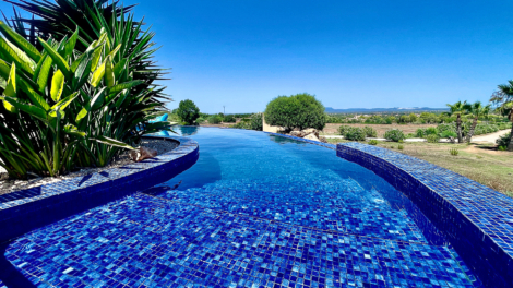 Fantastic finca with far-reaching views and infinity pool,  Ses Salines (Spain), Finca