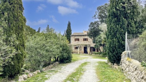 Authentische mallorquinische Finca mit 2 Schlafzimmern, Terrassen und großzügigem Grundstück, 07580 Capdepera (Spanien), Finca